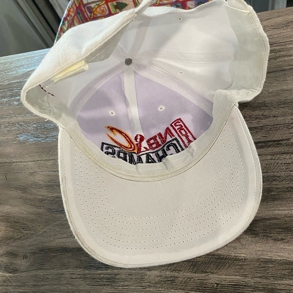 Cleveland Cavaliers 2016 NBA Champions Hat - Picture 4 of 6